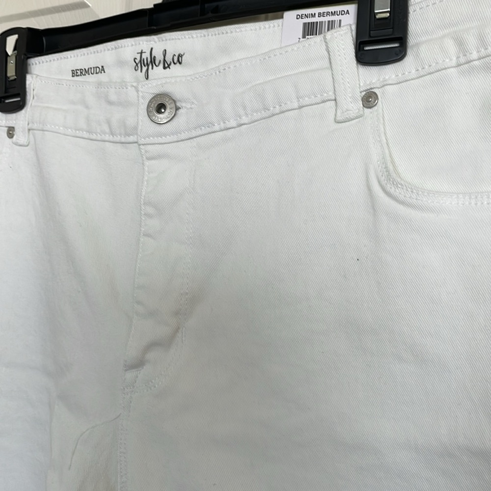 Style & Co. White Women’s Bermuda Shorts - Picture 2 of 6
